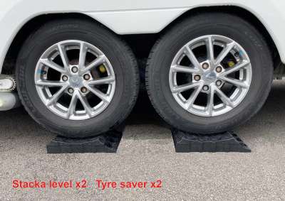 Milenco Stacka levelling blocks with tyre saver top, interlocking system rated 1500kg per wheel for caravans and motorhomes – Levelling Made Easy with Milenco Jockey Pocket – Caravan Jockey Wheel Support for Soft Ground (Use with Stacka Levels)