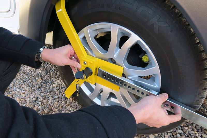 Milenco Lightweight Wheelclamp – Caravan 13"–15" Wheels – Insurance Approved – High-Visibility Lock