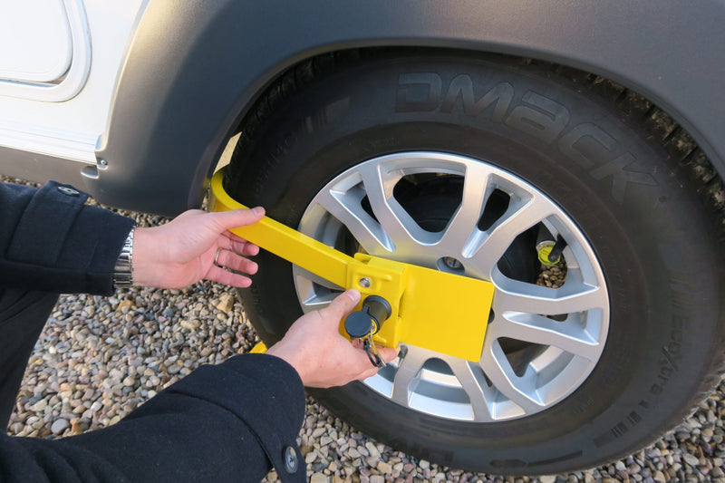 Milenco Lightweight Wheelclamp – Caravan 13"–15" Wheels – Insurance Approved – High-Visibility Lock