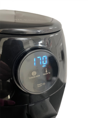 Close-up of Swiss Luxx air fryer's temperature and timer dial set to 170°C