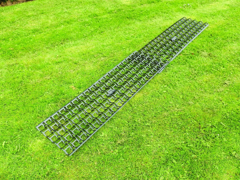 Milenco Giant Lattice Grip Mats – XL Interlocking Traction Mats for Mud, Wet Grass & Snow (High-Grip, Linkable Design)