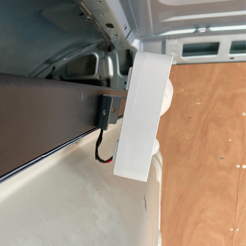 Milenco Remote Alarm – 12V Wireless Vehicle Alarm with Code-Hopping Remote & Panic Feature