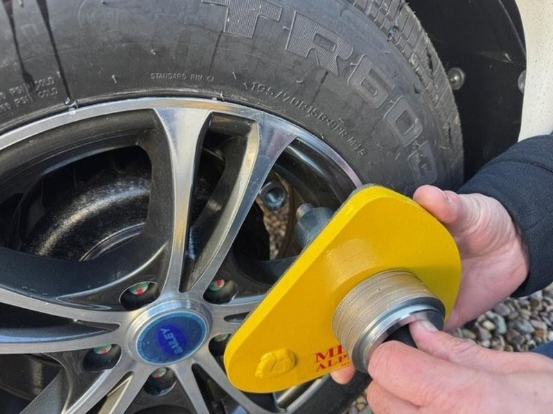 Milenco Alpha Diamond Wheel Lock 7757 – Yellow – Caravan Security Clamp