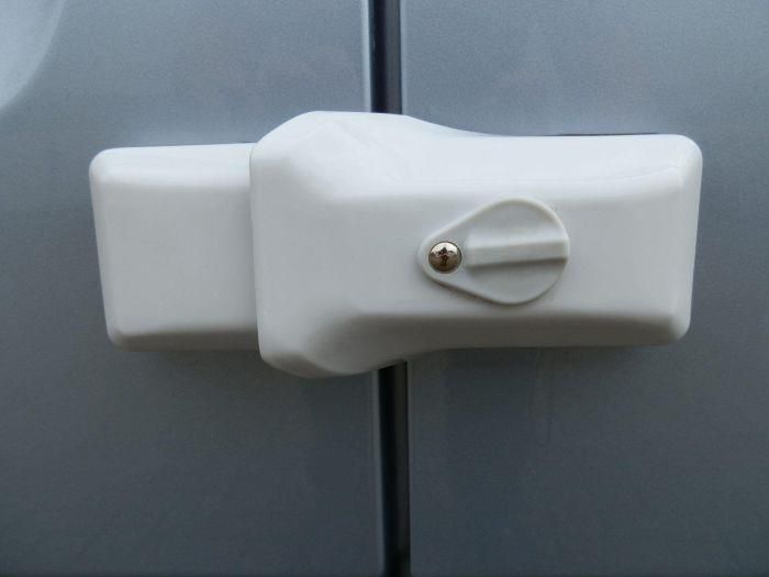 Milenco High-Security Van Door Lock – White Twin Pack (Sold Secure Gold Automotive, Hardened Steel, 3 Keys)