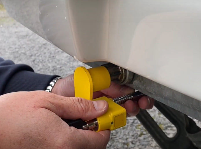 Milenco Adjustable Corner Steady Locks – Pair | Open-Type Caravan/Trailer Leg Locks (Central Shaft Lock, 2 Keys) – 3094