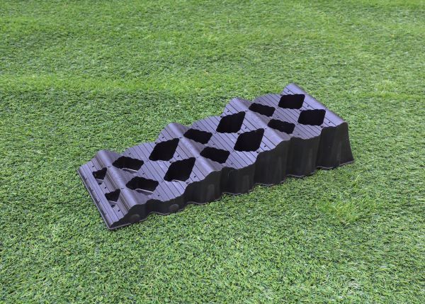 Milenco MGI 2 3-Step Level – Wheel-Pocket Levelling Ramp with Anti-Sink Base & High-Grip Leading Edge (5-T Max)