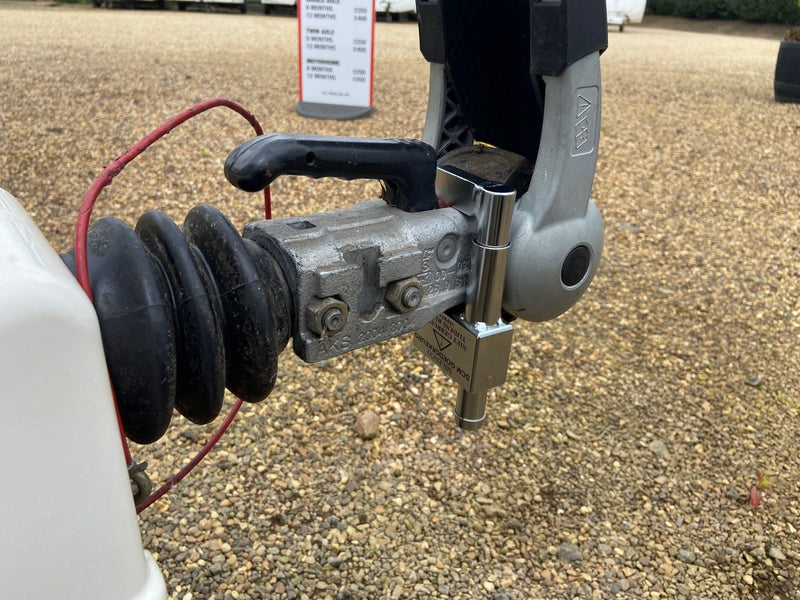 Milenco Compact AKS 3004 Hitch Lock – SCM MP03 & Sold Secure Gold Approved (Fits AL-KO AKS 2004/3004/AKS10) – 4992