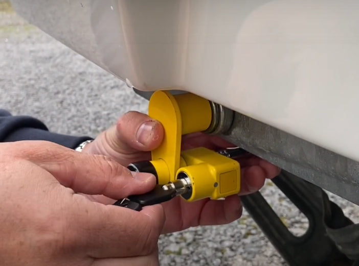 Milenco Adjustable Corner Steady Locks – Pair | Open-Type Caravan/Trailer Leg Locks (Central Shaft Lock, 2 Keys) – 3094