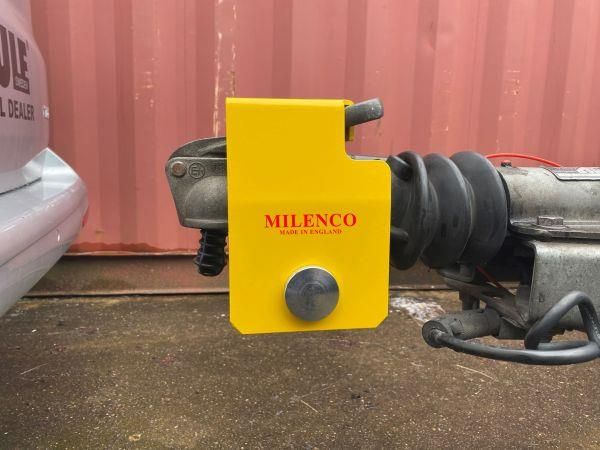 Milenco Super Heavy-Duty Knott Avonride Hitch Lock – Sold Secure Gold & Police Recommended (Carry Case, Security Ball, 3 Keys) – 2134