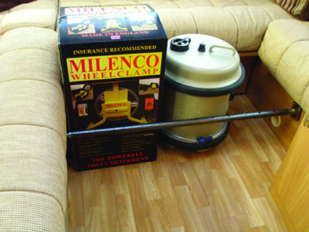 Load Retainer Bar Milenco Cargo Bar – Large Telescopic Load Retainer 0.89–1.67m (35–66 ...