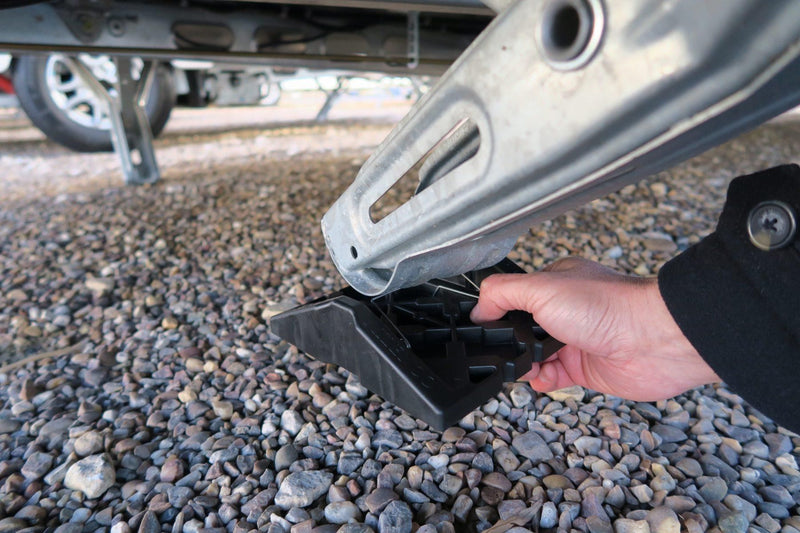 Milenco Stacka Corner Feet (Set of 4) – Rattle-Proof, Spring-Loaded Corner Steady Feet for Caravans