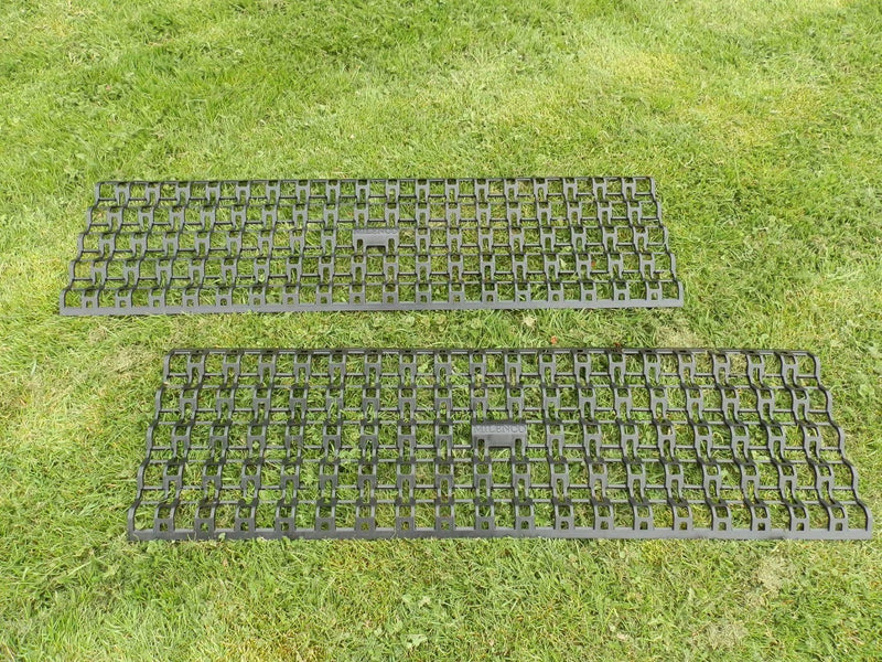 Milenco Giant Lattice Grip Mats – XL Interlocking Traction Mats for Mud, Wet Grass & Snow (High-Grip, Linkable Design)