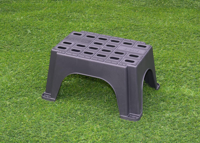 Milenco MGI Single Plastic Step – Non-Slip Caravan & Motorhome Step (200kg, Recycled, Made in UK)